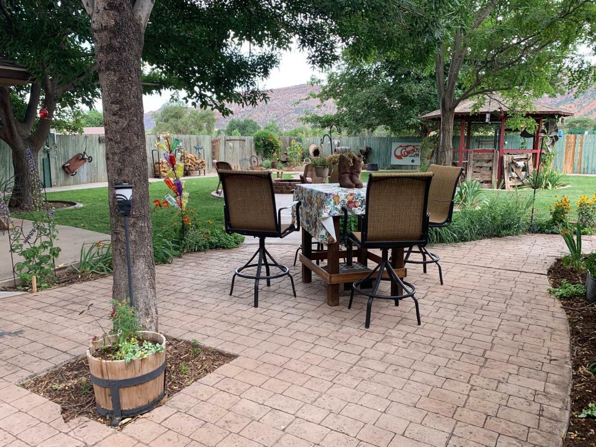 Zion'S Backyard Bed And Breakfast Colorado City Exterior foto